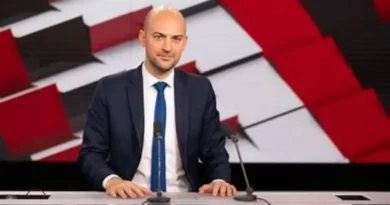 Le ministre français Jean-Noël Barrot appelle à la retenue entre l'Inde et le Pakistan, tout en reconnaissant le droit de l'Inde à se défendre contre le terrorisme.